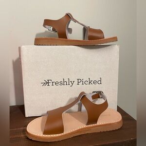 Freshly Picked Little Kid Tan Sandals size 12